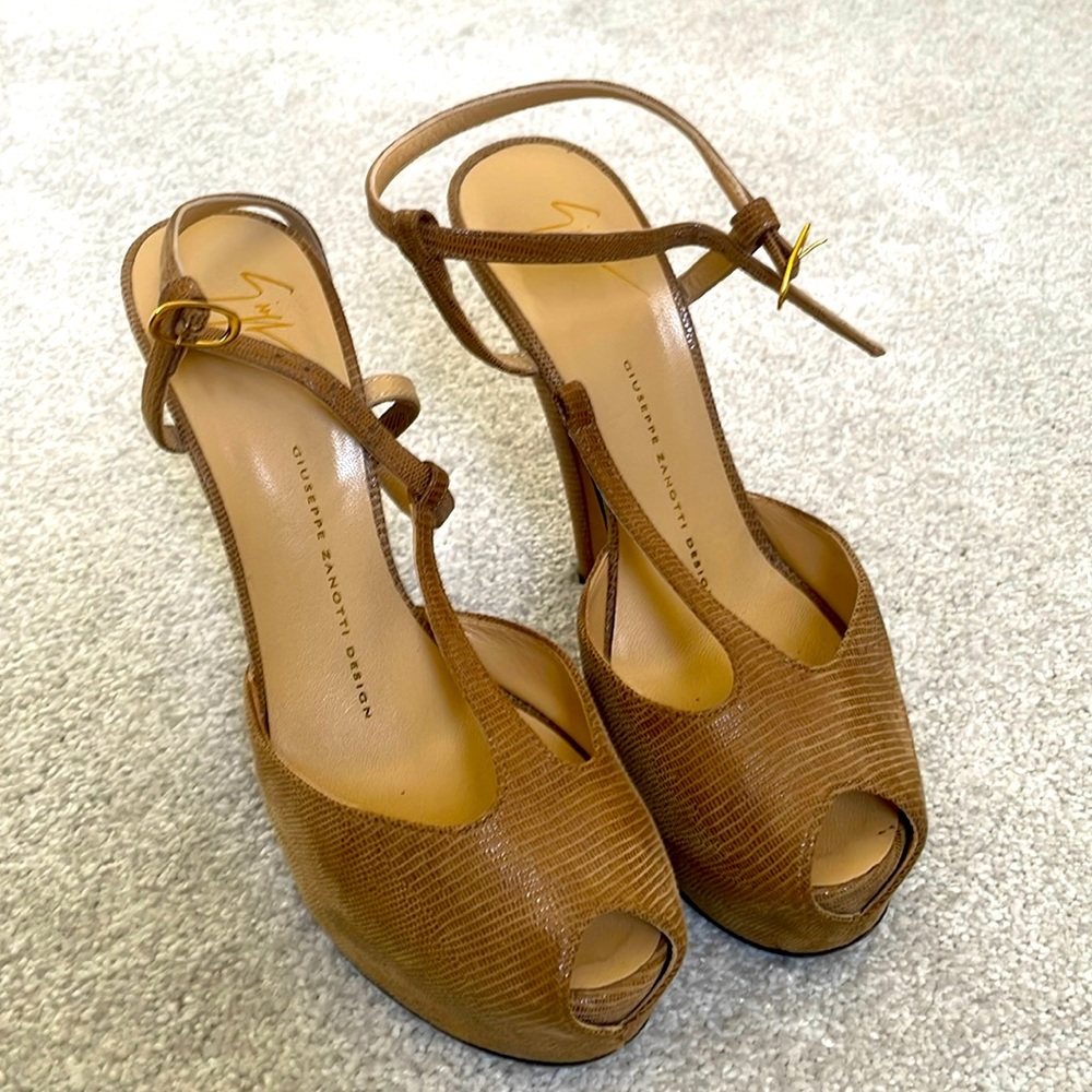 Giuseppe Zanotti Design High platform heels in tan